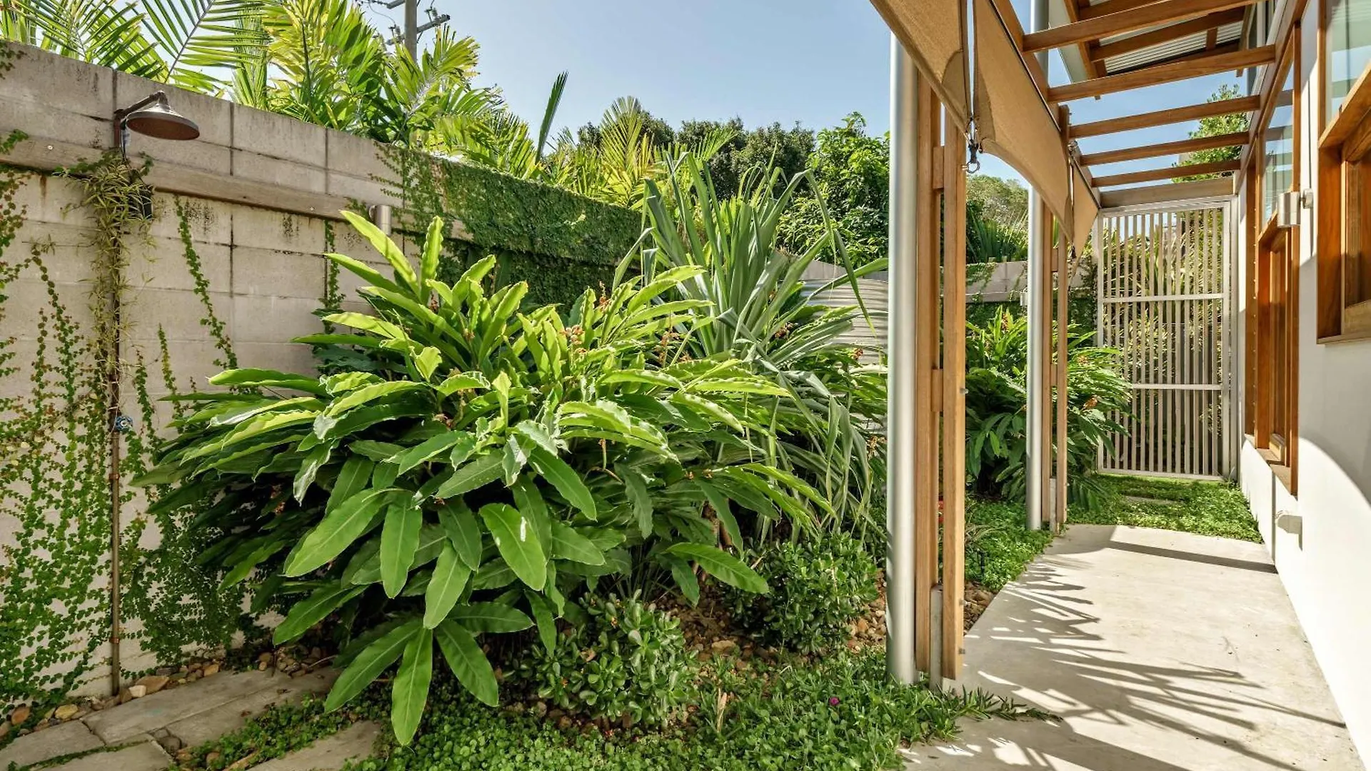 Serene Escape In Moffat Beach Caloundra